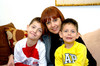 23022010 Ana Lorena en compañía de sus pequeños Ana Sofía y José Cárdenas.