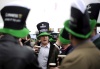 La celebración generalmente tiene por temática todo lo que es verde e irlandés; ambos, cristianos y no cristianos celebran la fiesta regularmente vistiéndose de verde, disfrutando de la gastronomía irlandesa la cual incluye col y bebidas irlandesas, y asistiendo a desfiles.