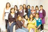 20032010 Karina Edith Mejía de Mendoza en compañía de un grupo de damas, asistentes a su fiesta de regalos para bebé.