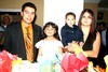 27032010 Raúl Estrada celebró su cumpleaños acompañado de sus papás Fernando Estrada Palacios y  Perla Bibiana Cruz, y hermana Perla Aracely.