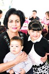 28032010 Gabriela con sus nietos Memito y Ketita.