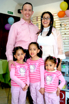 31032010 Ana Lucía y Carlos Almaraz en compañía de sus hijos.