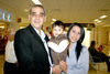 09042010 Distrito Federal. Ernesto Castro se despidió de su esposa Lydia y su pequeño hijo.