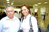 20042010 Vallarta. Nuri Ortiz recibió en el aeropuerto  a Ernesto López.