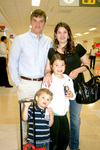 23042010 Panamá. Jorge y Melissa con los pequeños Valeria y Augusto.