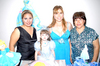 25042010 La pequeña cumpleañera en compañía de sus madrinas, Patricia Martínez y su abuelita, Lourdes Villalobos, así como su mami Lizeth López.