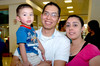 05052010 Eduardo y Elena con el pequeño Alan Herrera.