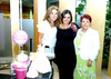 05052010 Mónica Olmos de Hermosillo el día de su fiesta de canastilla en compañía de su mamá Élida Tirado y su suegra Adolfina de Hermosillo.