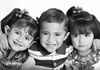 09052010 Andrés, Ana Laura y Abril son hijos de los señores Leopoldo Dominguez Flores y Adriana Gamboa de Domínguez, en una fotografia de Caja Mágica Fotografía Infantil.