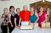 12052010 Alegre festejo de cumpleaños recibió Rodolfo Zubiría Medina quien estuvo acompañado de sus hijas Tere Blanca, Lety, Mayela, Ángeles y Claudia.