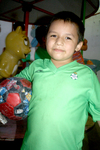 12052010 Adams Castañeda celebró como futbolista sus seis años de edad.