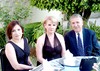 16052010 Geovanina de Ortega con sus hijas Martha Eugenia y Adriana Ortega.
