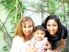 21052010 Ana María Valdés de Ochoa con su hija, Ana Laura Ochoa de Berna y su nieta Ana Isabel Berna Ochoa, en el Día de la Madre.