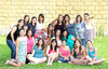 22052010 Grupo de niñas de la clase de hawaiano.