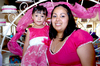 29052010 Valentina Sandoval Zamora el día de su piñata junto a su mamá María Antonia.