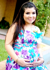 29052010 Jaqueline Loza de Aguirre espera el nacimiento de su bebé para mediados del mes de junio.