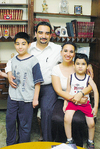 06062010 Salma Sabag de Hernández fue festejada en su cumpleaños por su esposo José de Jesús Hernández Ramón y sus hijos Amir y Karim Hernández Sabag.