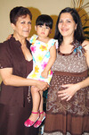 09062010 Soledad Ríos de Dabdoub y la pequeña Yamileth Torres ofrecieron una fiesta de canastilla para Patricia Dabdoub de Torres.