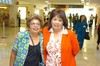 10062010 Ciudad de México. Con el objetivo de visitar a su familia, llegó a esta ciudad Alicia Reyes y la recibió su mamá Yolanda Escajeda.