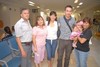 14062010 Ciudad de México. De vacaciones partieron Carlos Cuevas y Pamela Onofre, quienes fueron despedidos por familiares.