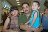21062010 Ricardo con sus hijos: Maripili, Richy  y Salomón.