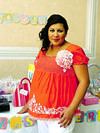 20062010 Nadia Esparza Robles recibió alegre fiesta de regalos para bebé.