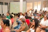 Mientras esperan.Asistentes al programa “Rescate en tu colonia”, realizado en el Cinart, siguen el encuentro de México ante Uruguay.