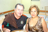 28062010 Omar Gutiérrez y su esposa Lupita.