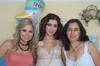 08072010 Carolina de la Garza de Canales en compañía de las anfitrionas de su festejo: Irene Robles y Sara de la Garza.