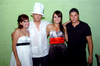 17072010 Kimberly Michelle Ruiz el día de su cumpleaños en compañía de su abuelita Elba de Olvera.