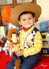 18072010 Víctor Manuel Gutiérrez Sifuentes cumplió tres años de edad por lo que fue festejado con una divertida piñata.