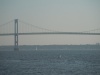 Gary Jose Luis Turner Ruvalcaba en Newport, Rhode Island , atrás se observa Big Bridge Newport Massachusett.