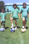 24072010 Valeria García Rodríguez, a sus seis años de edad ya destaca en el voleibol.