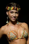 Modelo con prendas de las diseñadoras colombianas Catalina Álvarez y Mariana Hinestroza.