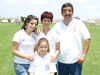 28072010 Alberto Villegas, Lili Rodríguez de Villegas y sus hijas Dalia y Esmeralda.