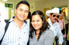 30072010 Ciudad de México. Llegó a Torreón Carlos Ibarra, y fue recibido por su novia Adriana Placencia.
