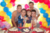 31072010 Vanessa Batres acompañada de sus papás Juan de Dios Batres y Laura Alicia Pizaña y sus hermanos Juan Gerardo y Michelle.