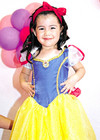 01082010 Bárbara Guzmán lució muy linda como la princesa Blanca Nieves en su fiesta de tres años de edad.