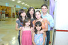 03082010 Sudáfrica. Jorge Mario Campos fue despedido por su esposa Luly de Campos y sus hijas Andrea, Sandra, Valeria y Daniela.