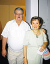 05082010 María Magdalena y su esposo Héctor García.