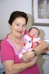 07082010 Natalia y su abuelita Josefina.