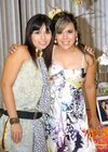 07082010 Berenice Castillo al lado de su hermana Paola Castillo, quienes pasaron momentos muy agradables.