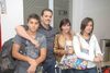 09082010 Guerrero. Raúl Reyes arribó a casa y lo recibieron su esposa Tere y sus hijos Rafael y Raúl.
