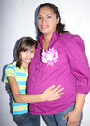 21082010 Tere Aguilar de Longoria junto a su hija Karen.