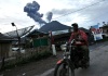 La lava del volcán provocó varios incendios que quemaron bosques y campos agrícolas.
