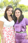 01092010 Disfrutan. Ana Sofía Rivera y Mariana Padilla.