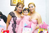 02092010 María Fernanda Garduño acompañada de sus familiares durante su primera fiesta de cumpleaños.