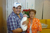 04092010 Andrea junto a sus papás Julio González y María Dolores Mora y su abuelito Celedonio Mora Medina.