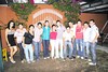 09092010 Gerardo Flores acompañado de amigos durante una reunión con motivo de su cumpleaños.