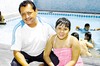 09092010 Alejandra Romero en su fiesta de cumpleaños junto a su papá Héctor Romero.